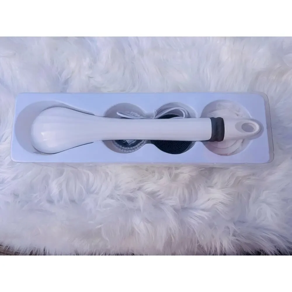 BLUSHLY Cleansing & Exfoliating Body Brush with Heads (NEW IN BOX)‎